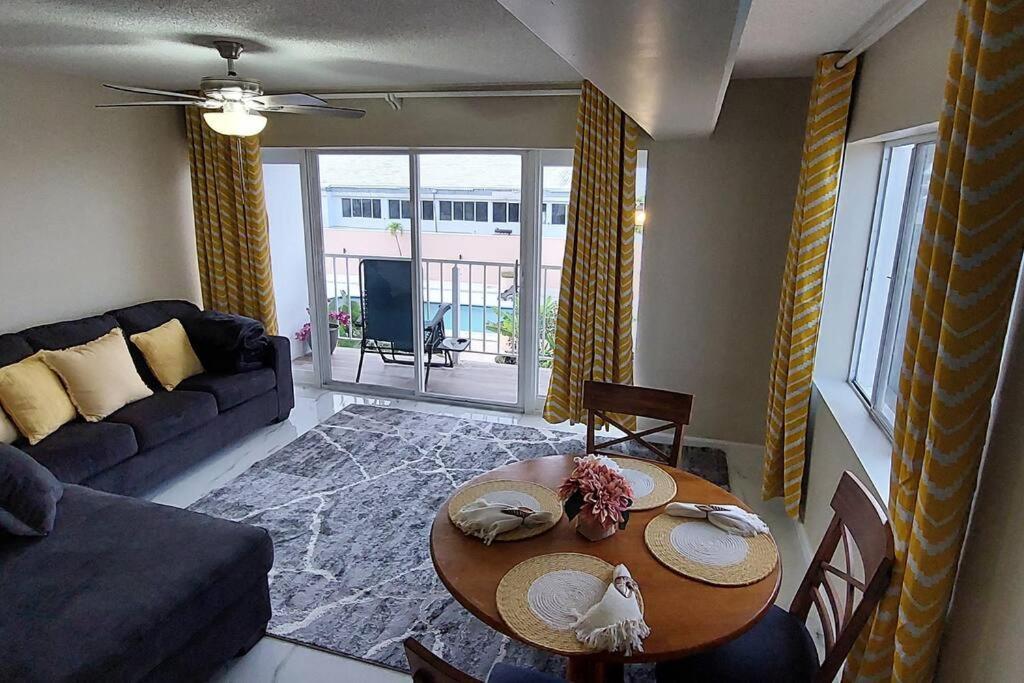 Nassau Harbour Cozy 2 Bedroom Condo מראה חיצוני תמונה