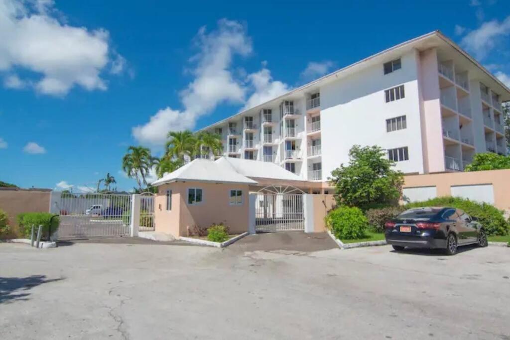 Nassau Harbour Cozy 2 Bedroom Condo מראה חיצוני תמונה