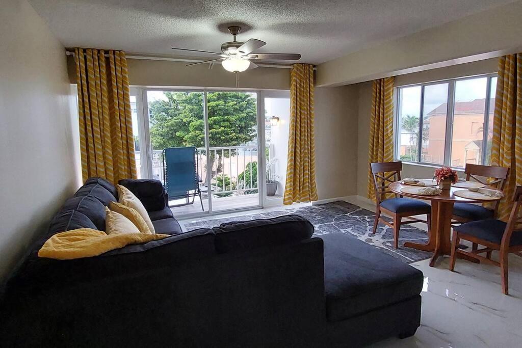Nassau Harbour Cozy 2 Bedroom Condo מראה חיצוני תמונה
